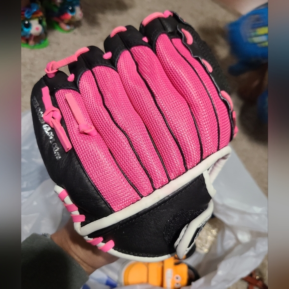 Rawlings catching glove - Picture 2 of 3